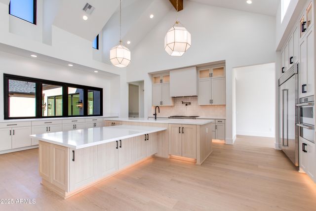 6249 E LARKSPUR Drive, Scottsdale, AZ 85254