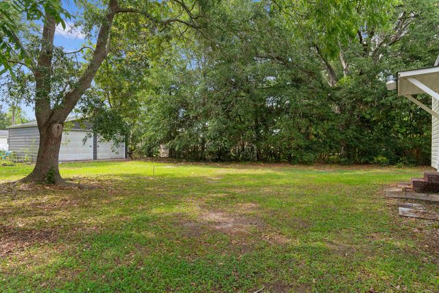 404 S Cedar Ave., Andrews, SC 29510