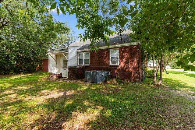 404 S Cedar Ave., Andrews, SC 29510