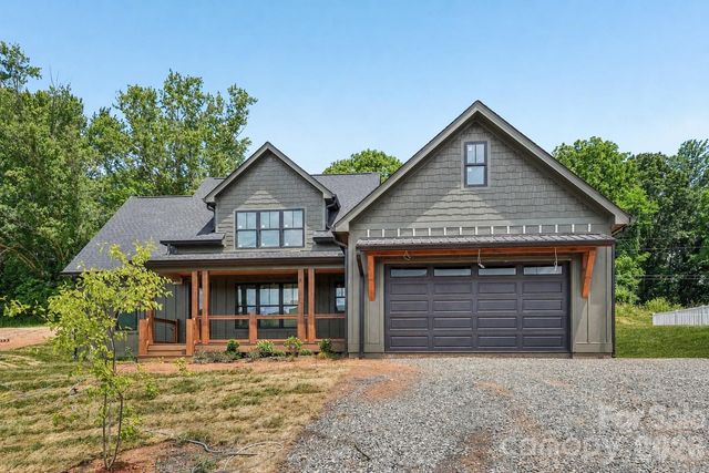32 South View Drive, Burnsville, NC 28714