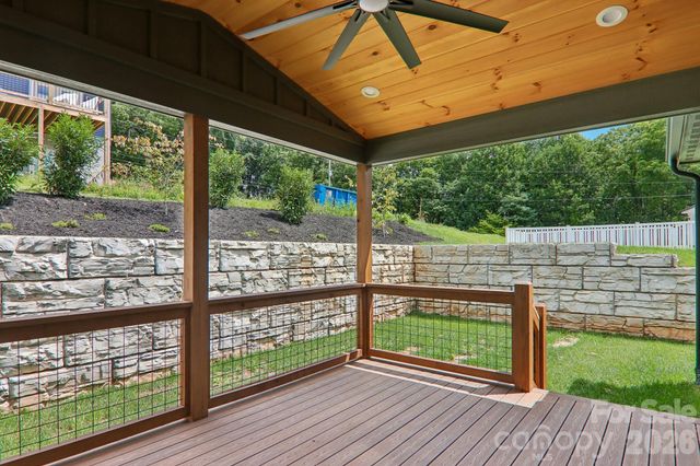 32 South View Drive, Burnsville, NC 28714