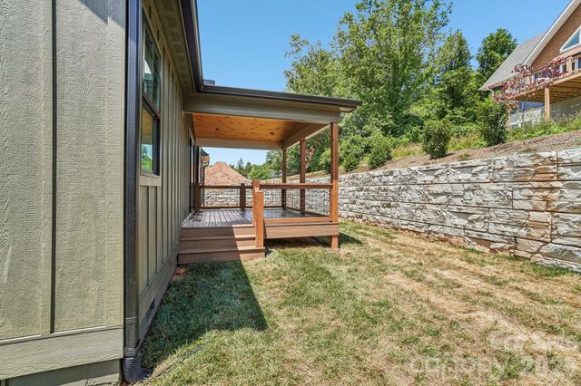32 South View Drive, Burnsville, NC 28714