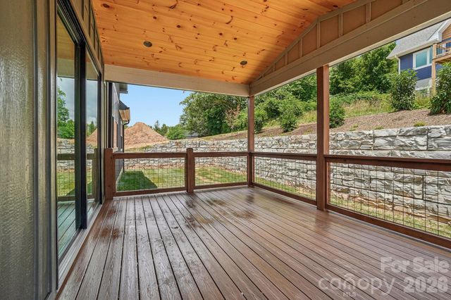 32 South View Drive, Burnsville, NC 28714