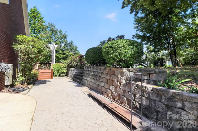 4904 Steepleton Way, Charlotte, NC 28215