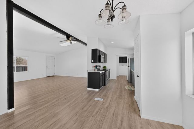 23 Lakeview Street, Los Lunas, NM 87031