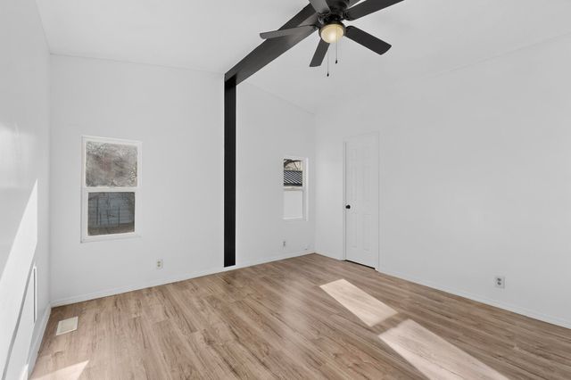 23 Lakeview Street, Los Lunas, NM 87031