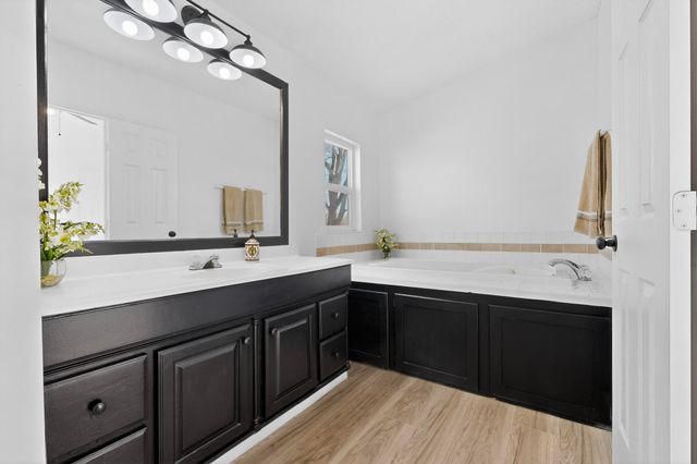 23 Lakeview Street, Los Lunas, NM 87031