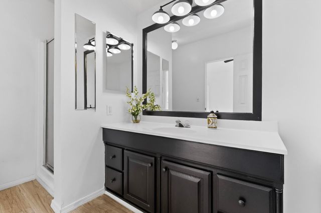 23 Lakeview Street, Los Lunas, NM 87031