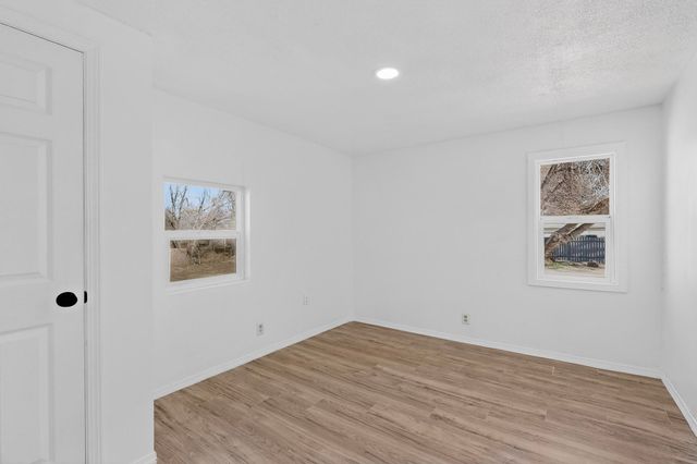 23 Lakeview Street, Los Lunas, NM 87031