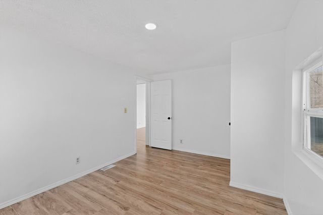 23 Lakeview Street, Los Lunas, NM 87031