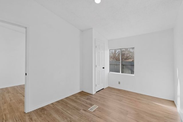 23 Lakeview Street, Los Lunas, NM 87031