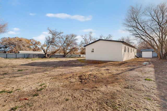 23 Lakeview Street, Los Lunas, NM 87031