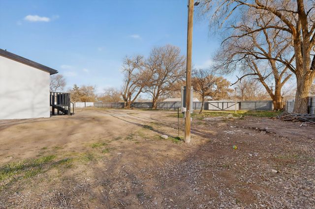 23 Lakeview Street, Los Lunas, NM 87031