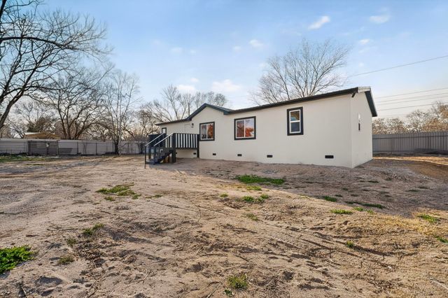 23 Lakeview Street, Los Lunas, NM 87031