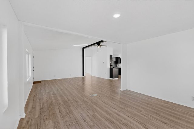 23 Lakeview Street, Los Lunas, NM 87031