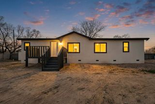 23 Lakeview Street, Los Lunas, NM 87031