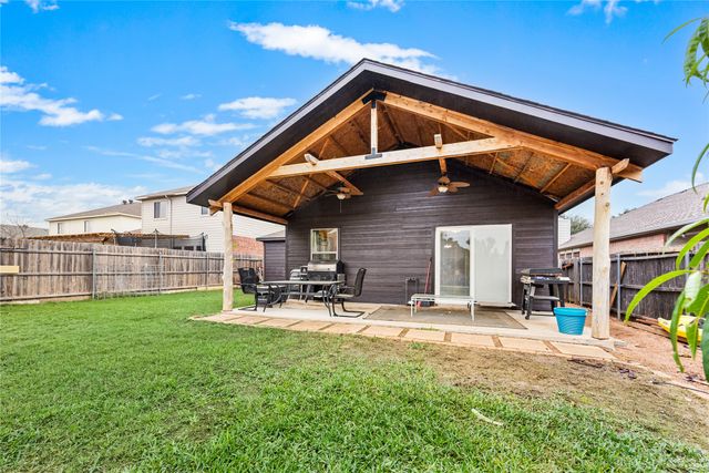 8613 King Ranch Drive, Cross Roads, TX 76227