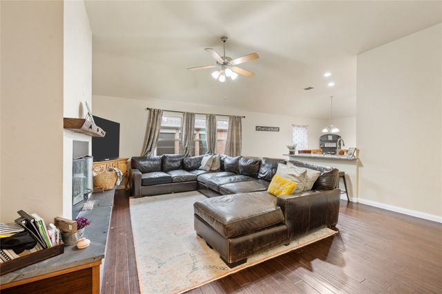 8613 King Ranch Drive, Cross Roads, TX 76227