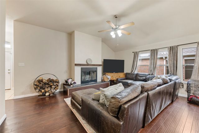 8613 King Ranch Drive, Cross Roads, TX 76227