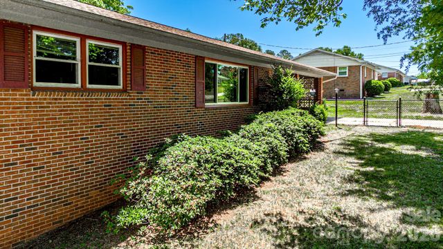 135 Hazelwood Drive, Forest City, NC 28043