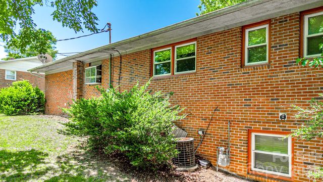 135 Hazelwood Drive, Forest City, NC 28043