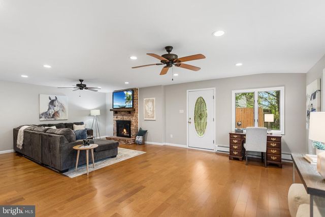 33 STIRLING WAY, Chadds Ford, PA 19317