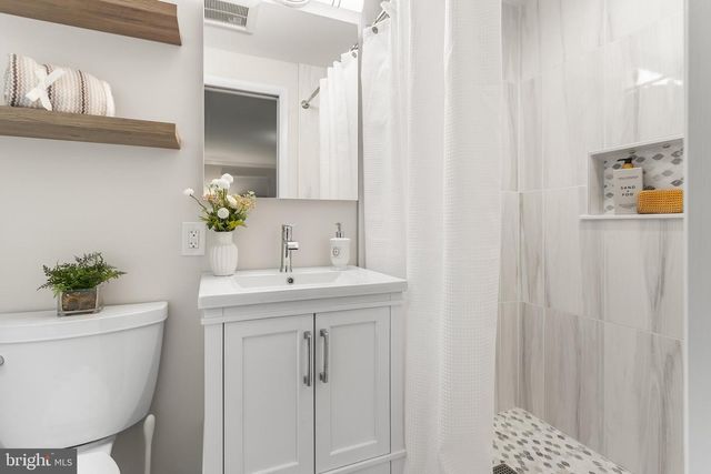 33 STIRLING WAY, Chadds Ford, PA 19317