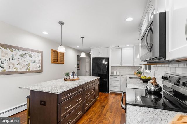 33 STIRLING WAY, Chadds Ford, PA 19317