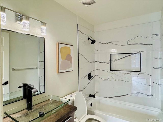 8468 Thunder Ridge Way 202, Highlands Ranch, CO 80126