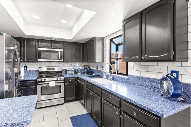 7733 Parakeet Avenue, Las Vegas, NV 89145