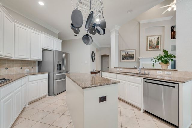 902 Nighthawk Drive, Murphy, TX 75094