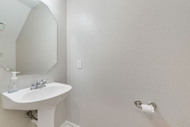 902 Nighthawk Drive, Murphy, TX 75094
