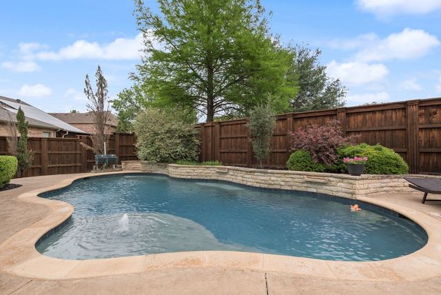 902 Nighthawk Drive, Murphy, TX 75094