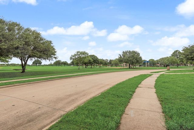 902 Nighthawk Drive, Murphy, TX 75094