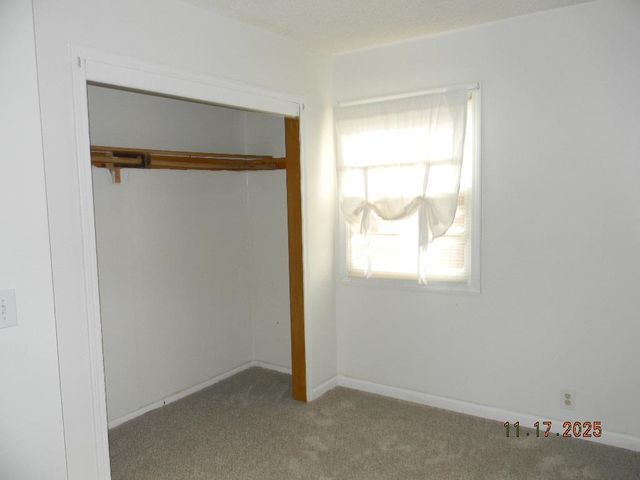 214 Stearns Ave, Haysville, KS 67060