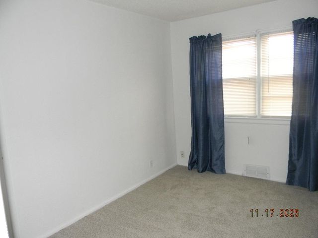 214 Stearns Ave, Haysville, KS 67060