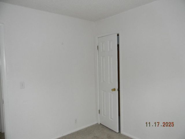 214 Stearns Ave, Haysville, KS 67060
