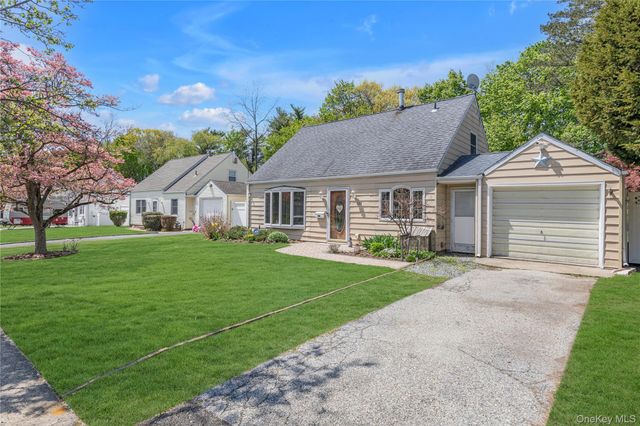 304 Jamaica Boulevard, Carle Place, NY 11514
