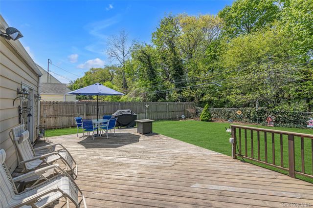 304 Jamaica Boulevard, Carle Place, NY 11514
