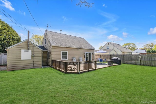 304 Jamaica Boulevard, Carle Place, NY 11514