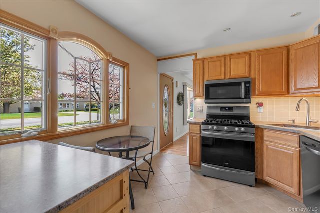 304 Jamaica Boulevard, Carle Place, NY 11514