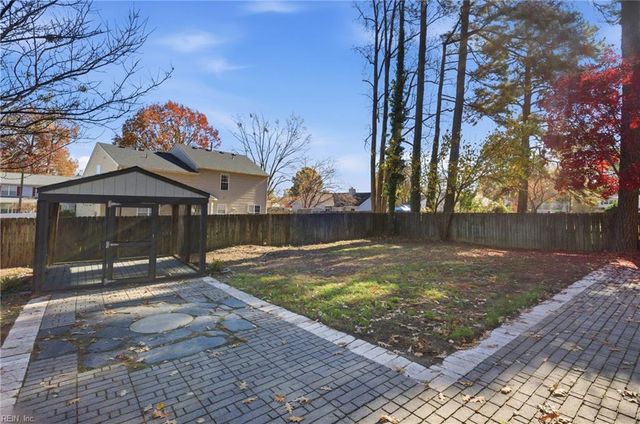 804 Roberto DR, Newport News, VA 23601