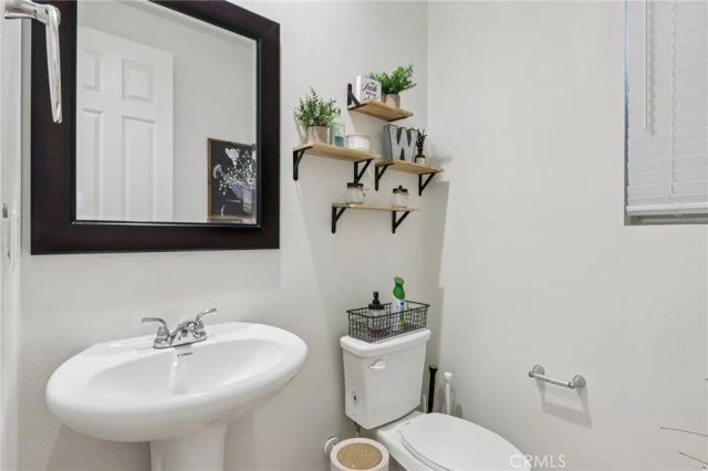 5313 Teramo, Fontana, CA 92336