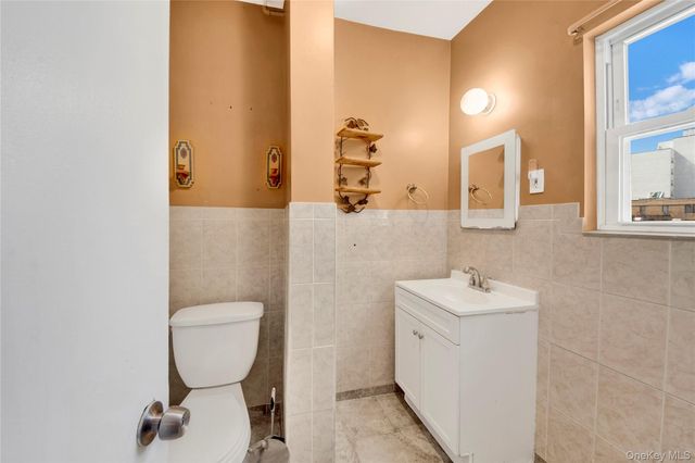 820 S Oak Drive, Bronx, NY 10467