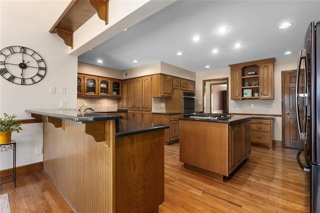 8917 Lambert Drive, Lee's Summit, MO 64064