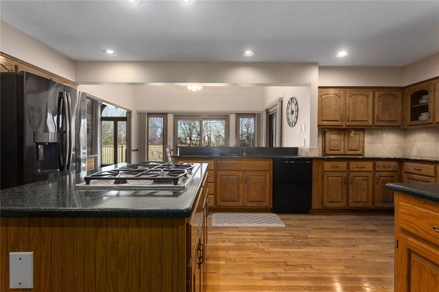 8917 Lambert Drive, Lee's Summit, MO 64064