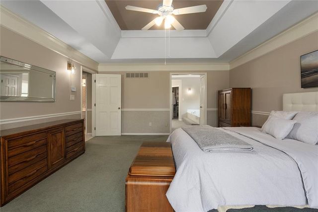 8917 Lambert Drive, Lee's Summit, MO 64064