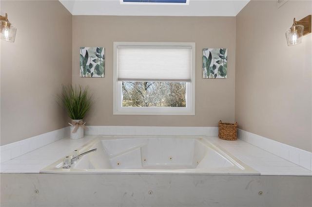 8917 Lambert Drive, Lee's Summit, MO 64064