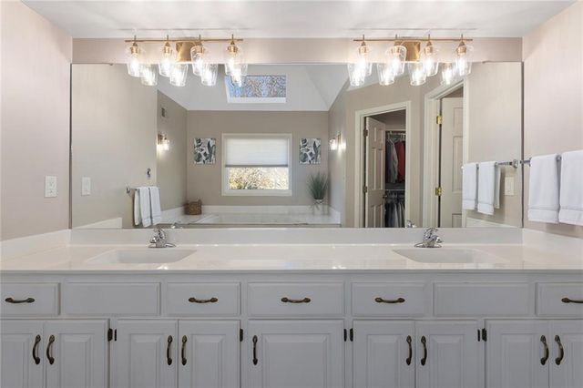 8917 Lambert Drive, Lee's Summit, MO 64064