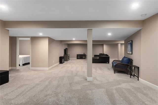 8917 Lambert Drive, Lee's Summit, MO 64064